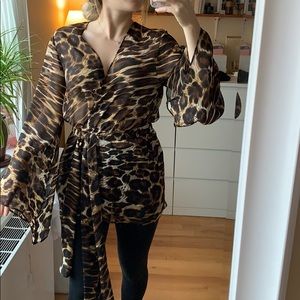 Show Me Your Mumu Leopard Kimono Size M